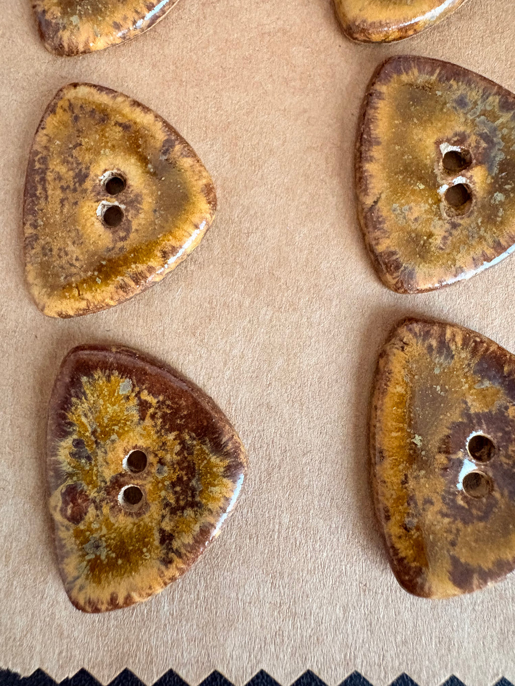Ceramic Buttons in gold/brown tortoiseshell type finish 30x23mm | Set of 6