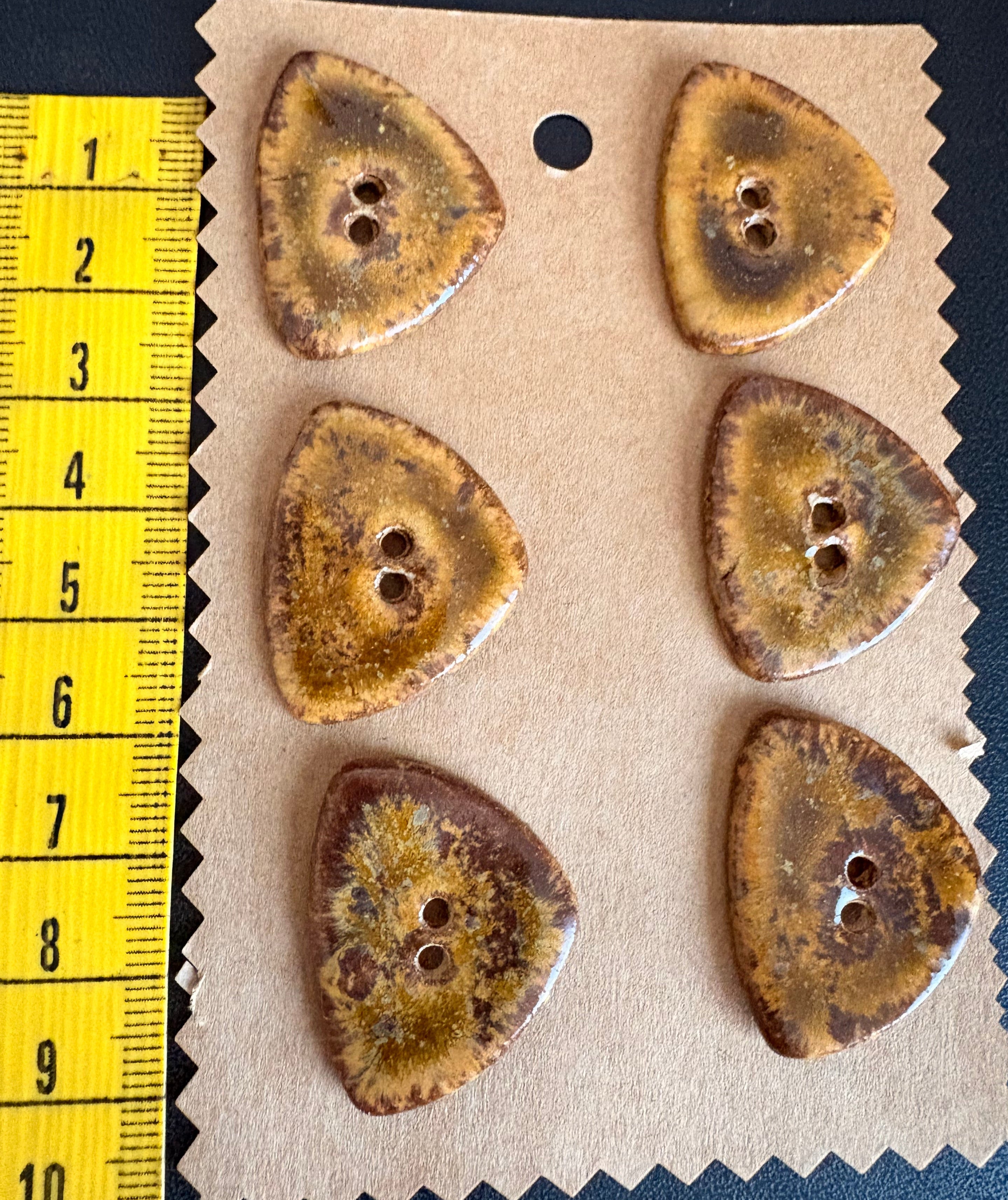 Ceramic Buttons in gold/brown tortoiseshell type finish 30x23mm | Set of 6